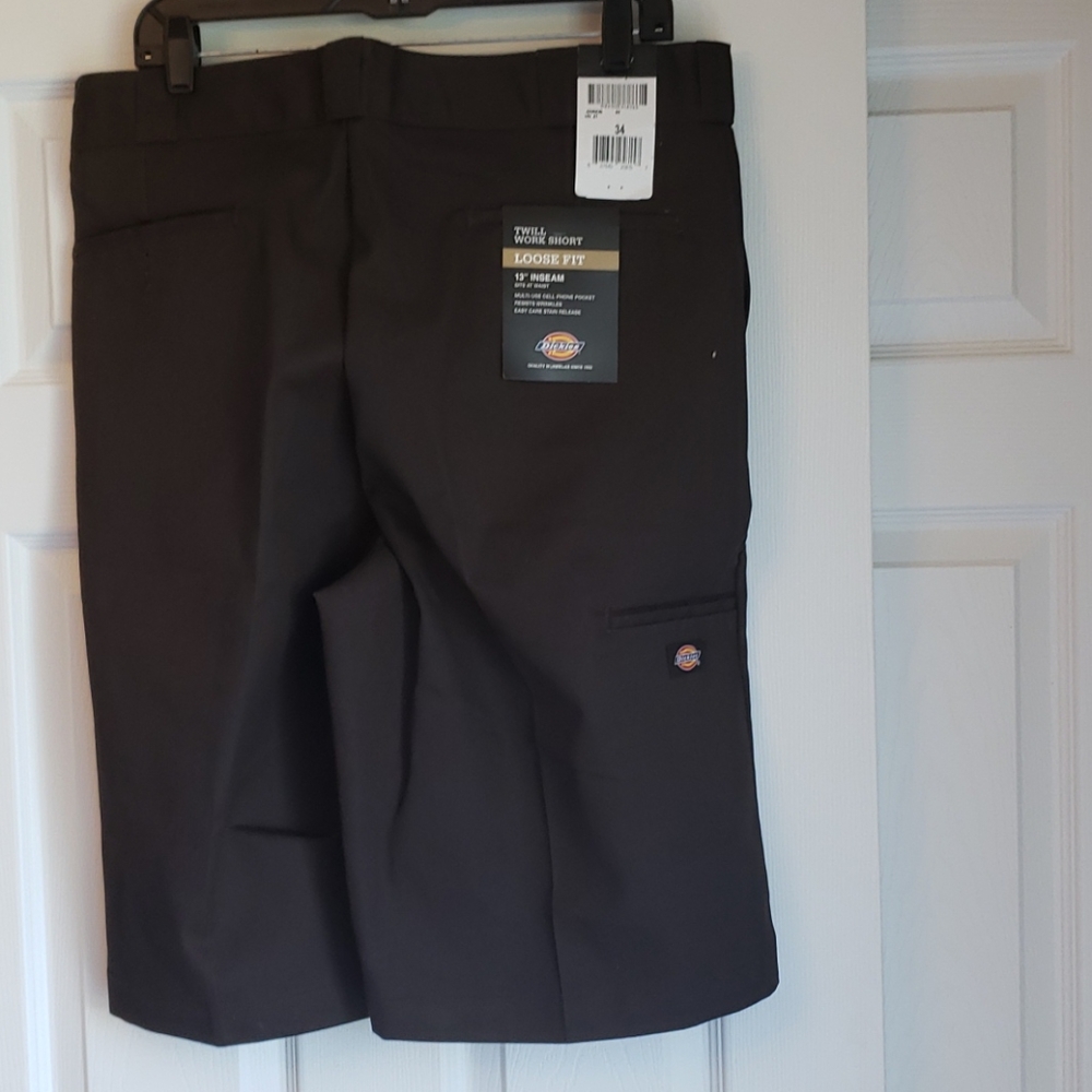 Dickies men short pants  Size  34 NWT